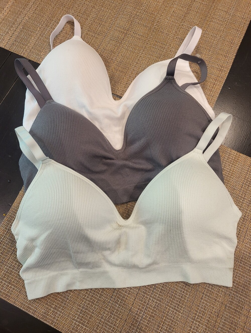 3 MEDIUM sports Bras